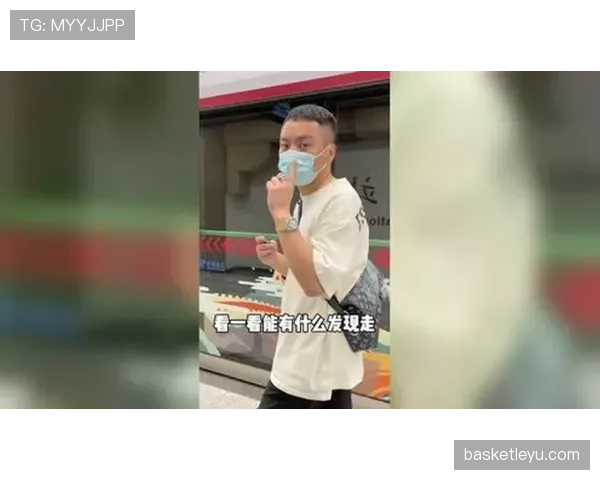 张常宁训练后背着奢侈包去买菜，这反差直接让我停下脚步
